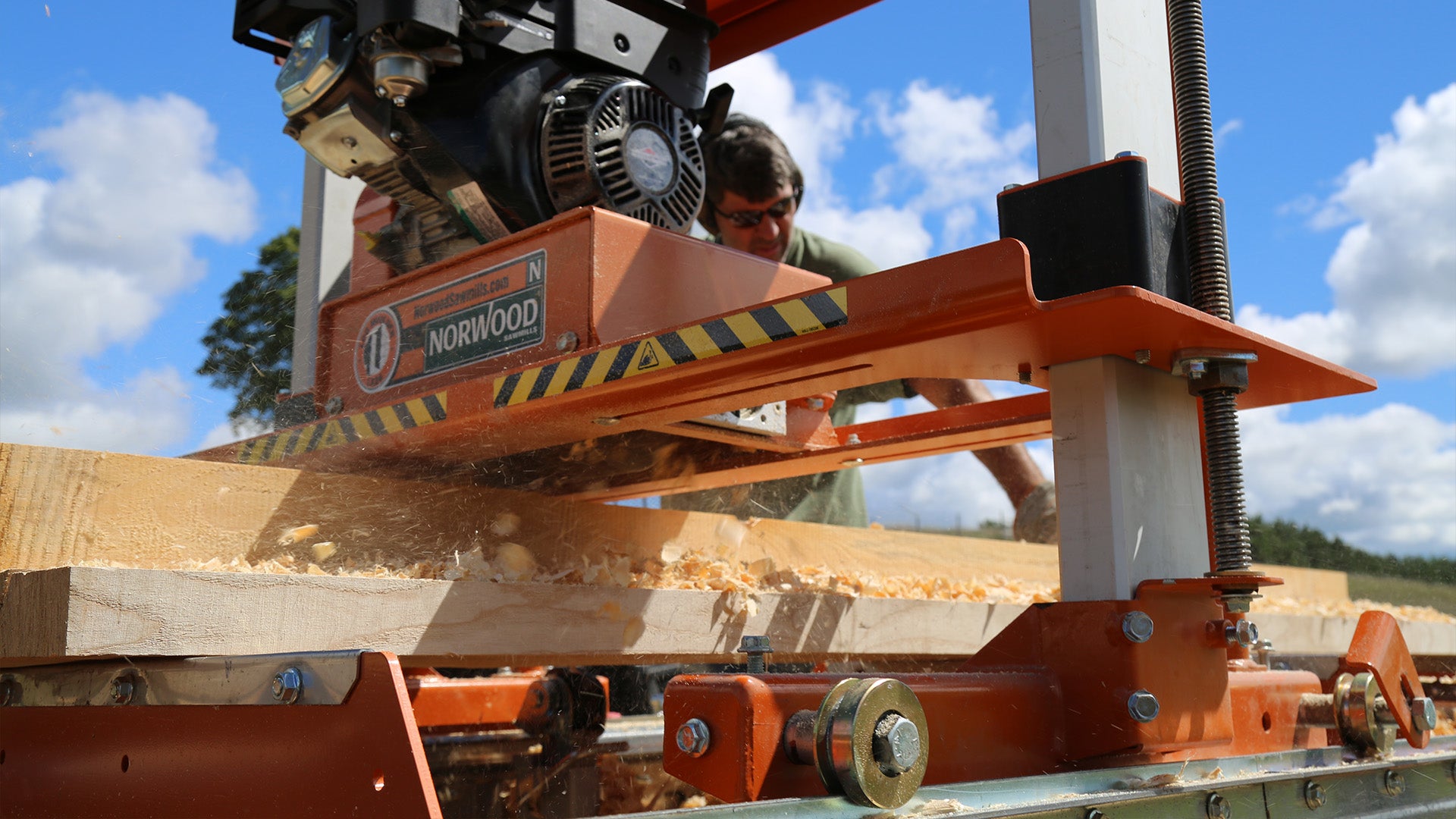 Log Moulder LX26 with 13.5hp (420cc) Briggs & Stratton recoil