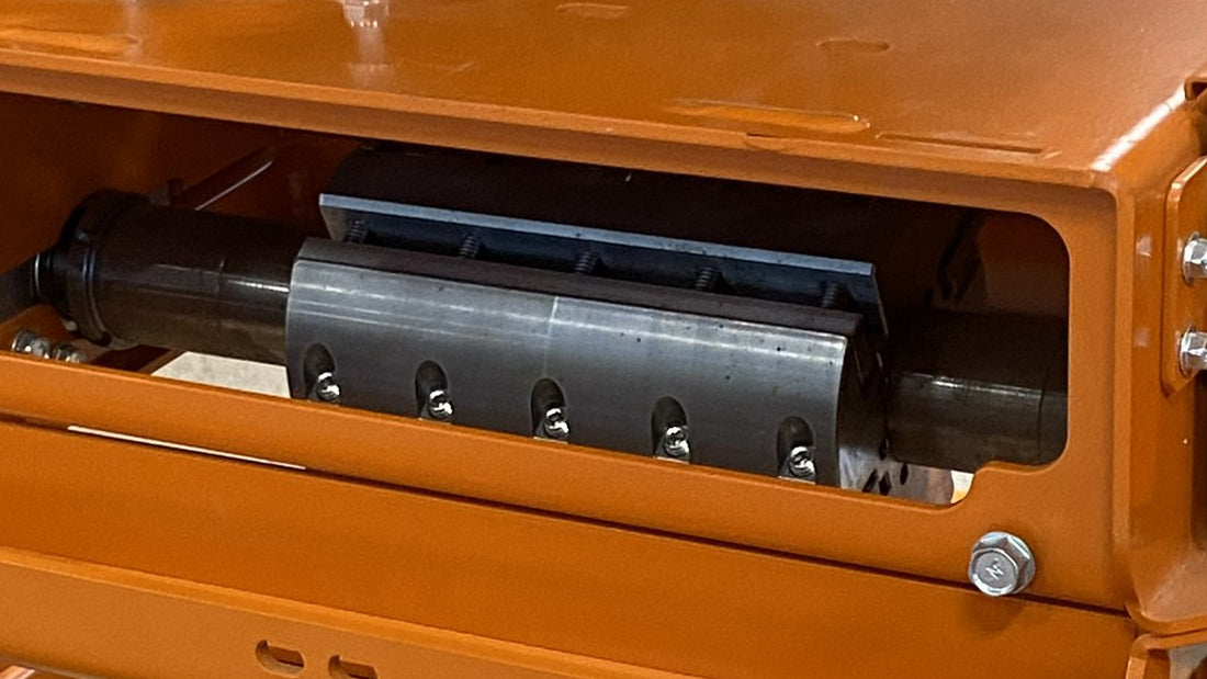 Fast knife change and adjustment