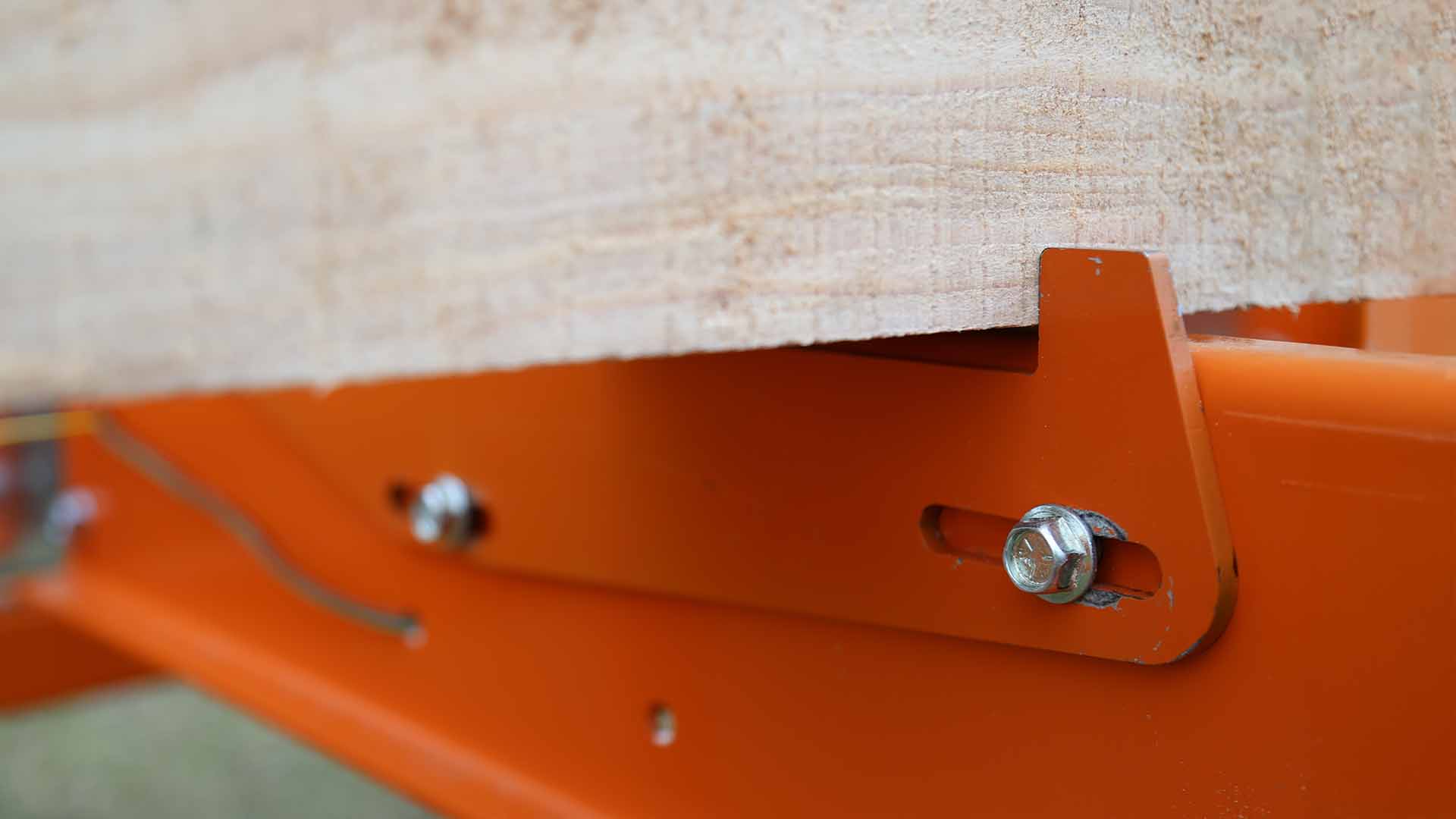 Log Moulder Cant Rest