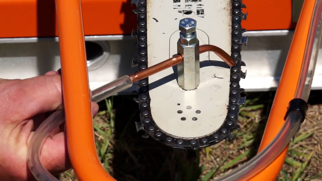 Auxiliary chain & bar oiler