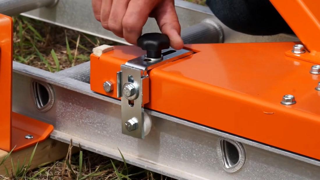 Adjustable outrigger arm