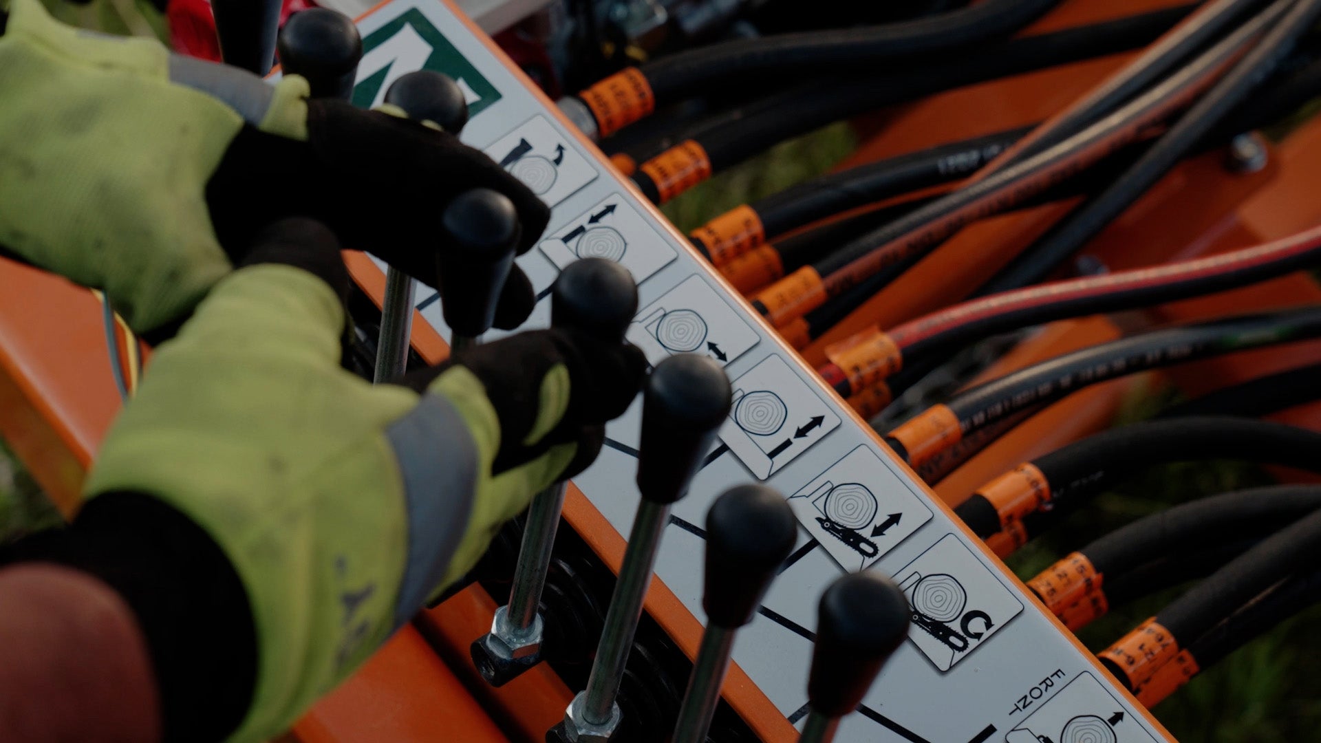 Auxiliary Hydraulic Pump System with 5 HP Honda gas engine