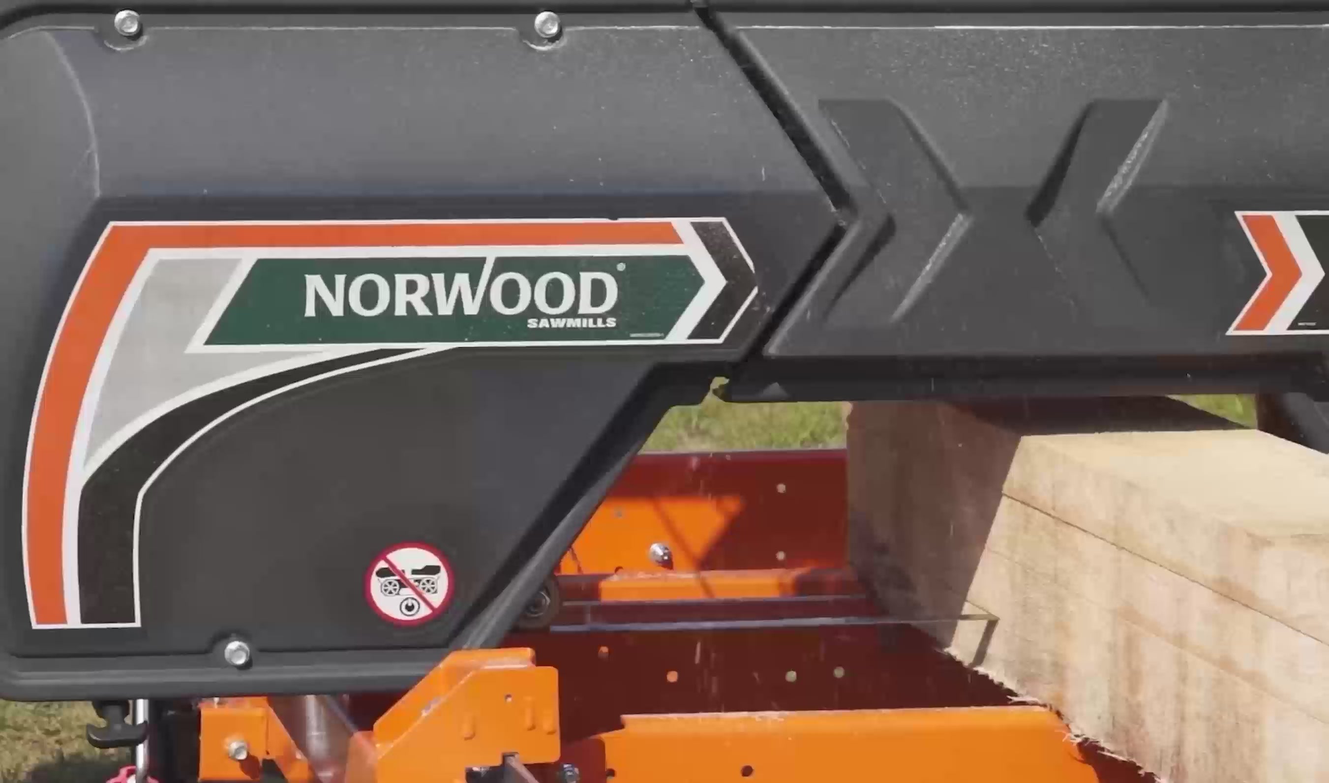 Load video: Entry-level yet very precise | Feature