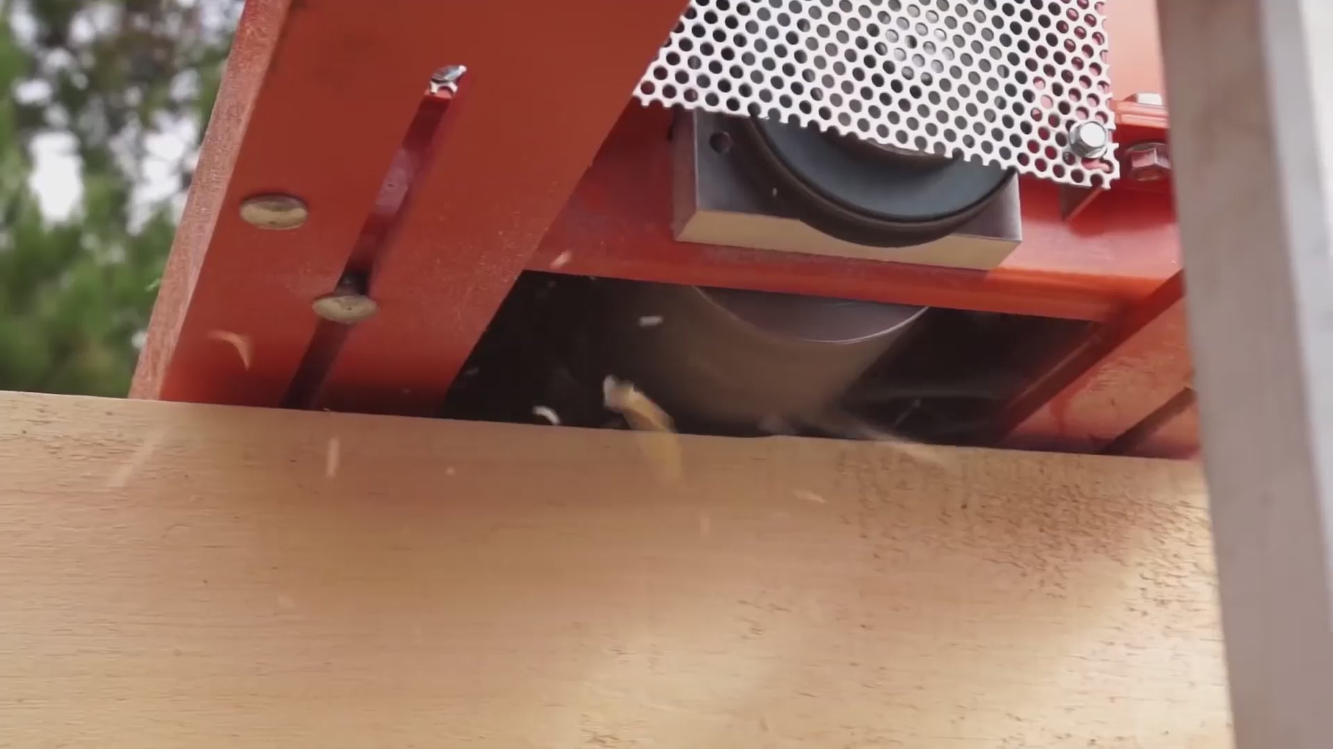 Load video: Turn rough timber into premium finished stock | Feature