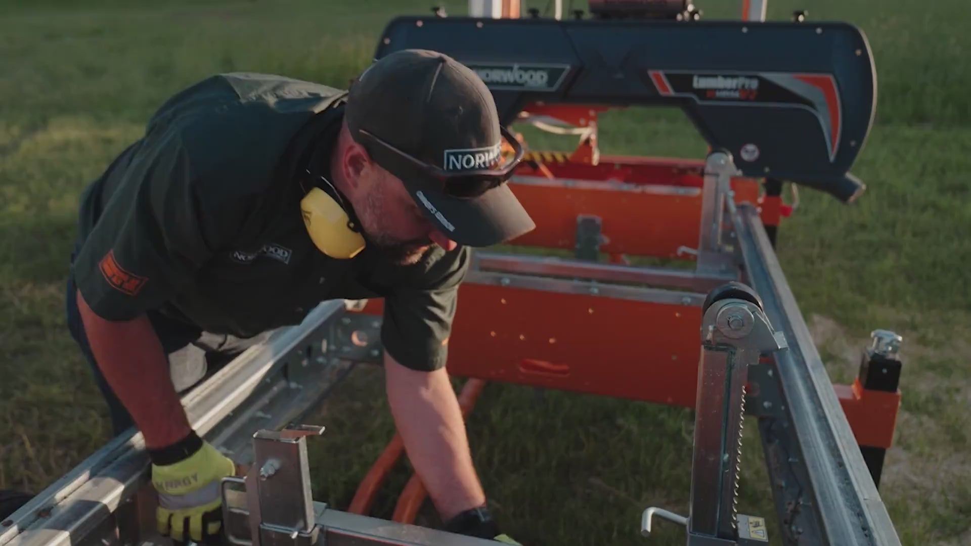 Load video: Innovation that makes cutting easy | Feature
