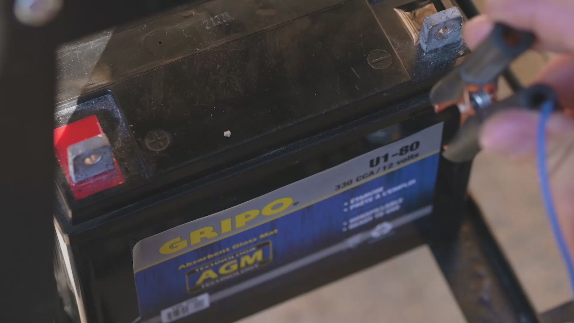 Load video: Sharp blades anywhere | Feature